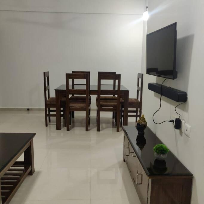 Kivi'S Kozy 2Bhk Luxurious Apartment Goa By Leela Homes アーポラ エクステリア 写真